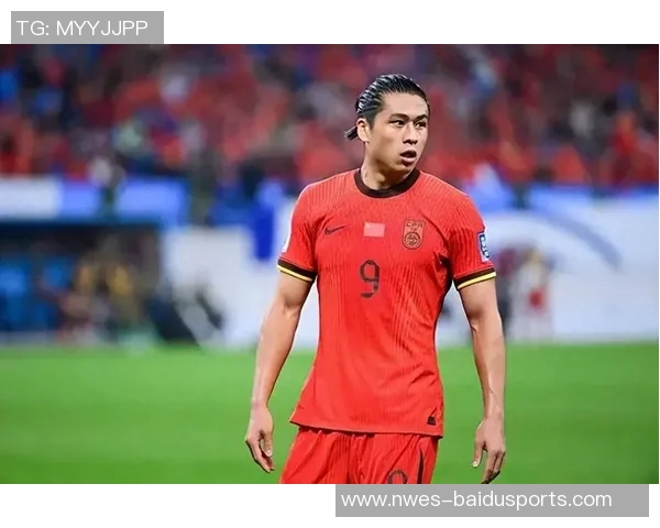 张玉宁助攻黄政宇跟进劲射破门：国足新篇章的精彩瞬间